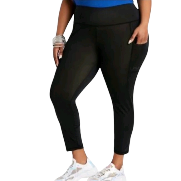 Fila Walk This Way Black Cropped Plus Size Leggings with Two Size Pockets, 4X - Picture 10 of 10